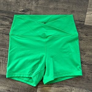 Fleo V-Waist Band 3.5” Short